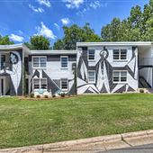 510 Queens Vacation Apartment - Unit 104